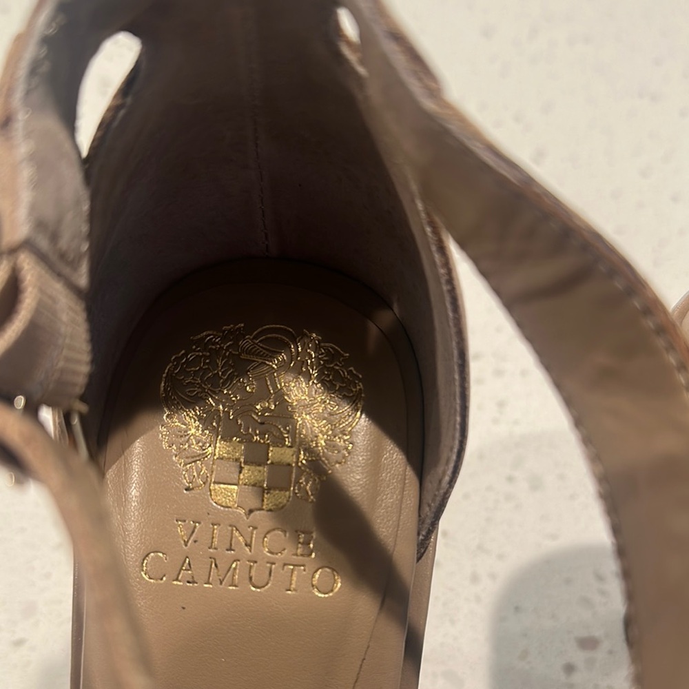 Vince Camuto Tan Sandals with Elegant‎ Style - Picture 2 of 7